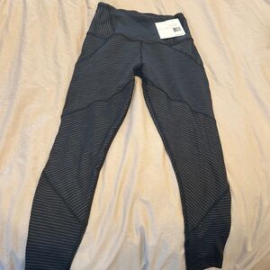 Beyond Yoga womens Black Striped Leggings-M